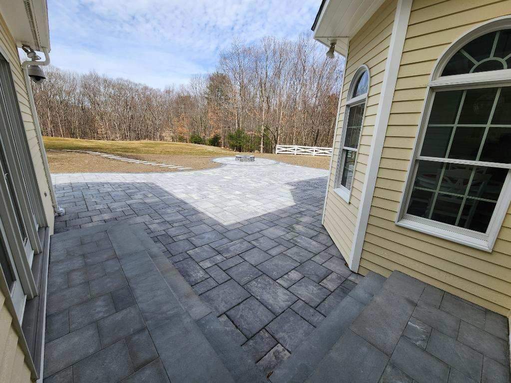 Gallery image - work by Jeff's Landscaping LLC in Providence, RI