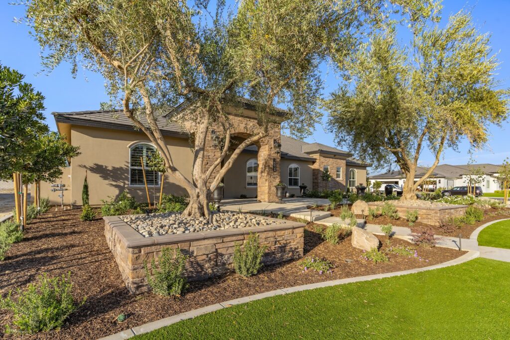 Gallery image - work by Lesaca Landscape Company, Inc. in Bakersfield, CA