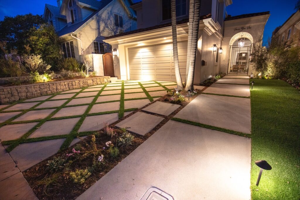 Gallery image - work by Cutting Edge Landscape Design in Long Beach, CA