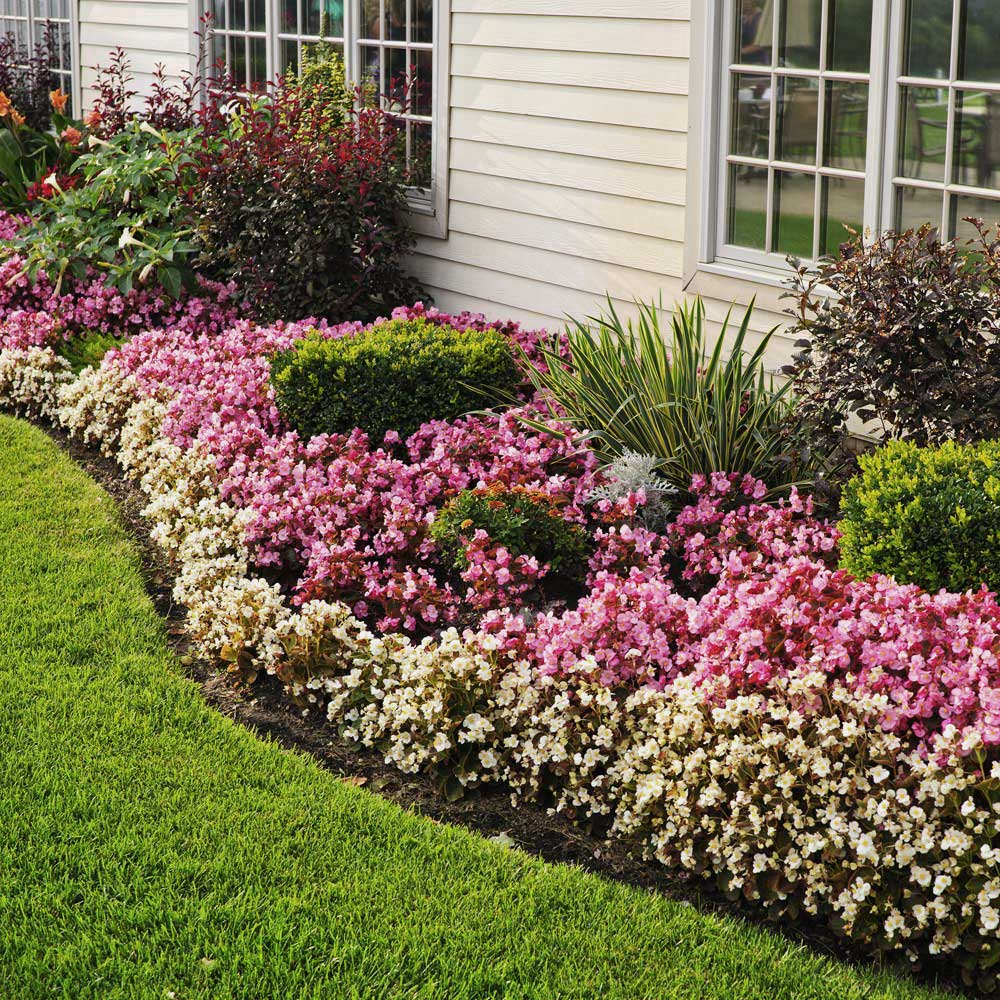 Gallery image - work by New Edge Lawns & Landscape in Woonsocket, RI