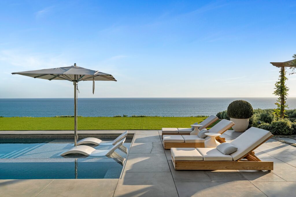 Gallery image - work by Green Grounds Landscape Services in Los Angeles, CA