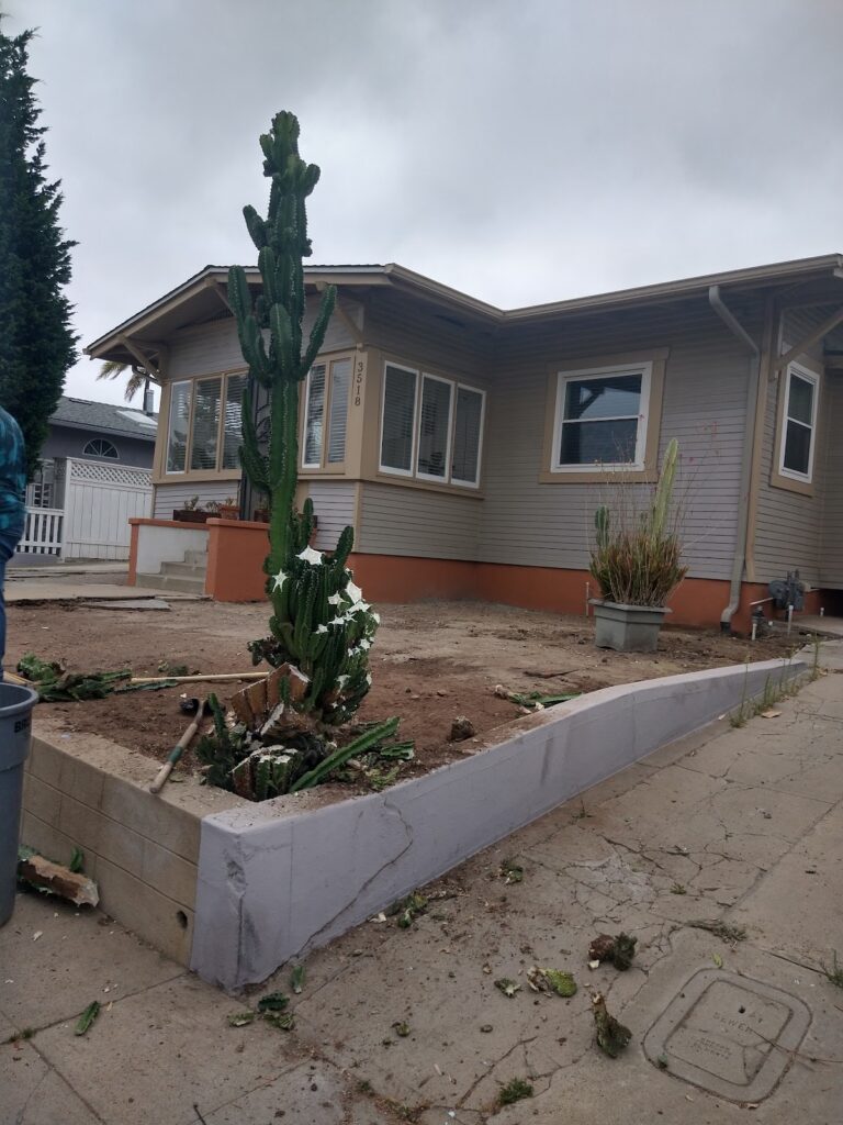 Gallery image - work by Aldape G Landscaping Inc in San Diego, CA